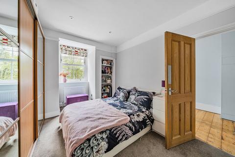 3 bedroom flat for sale, Archway Road, Highgate, London, N6