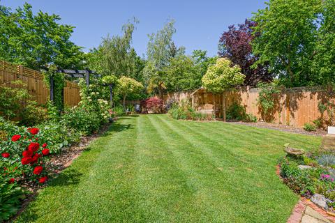 4 bedroom detached house for sale, Comfrey Close, Milton Keynes MK7
