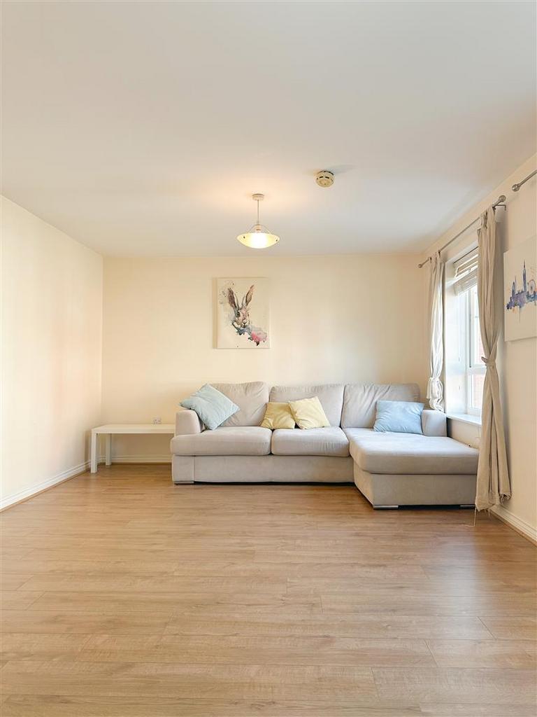 Lounge 1.jpg