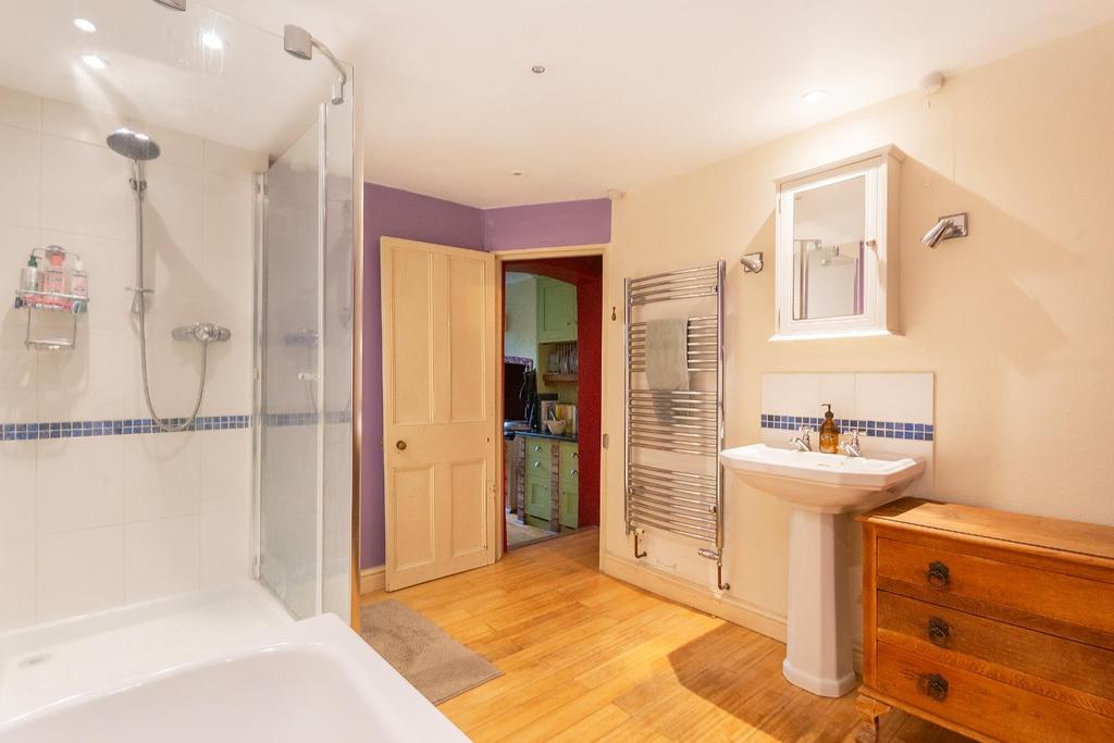 4 U0 CPMR - Bathroom A.jpg