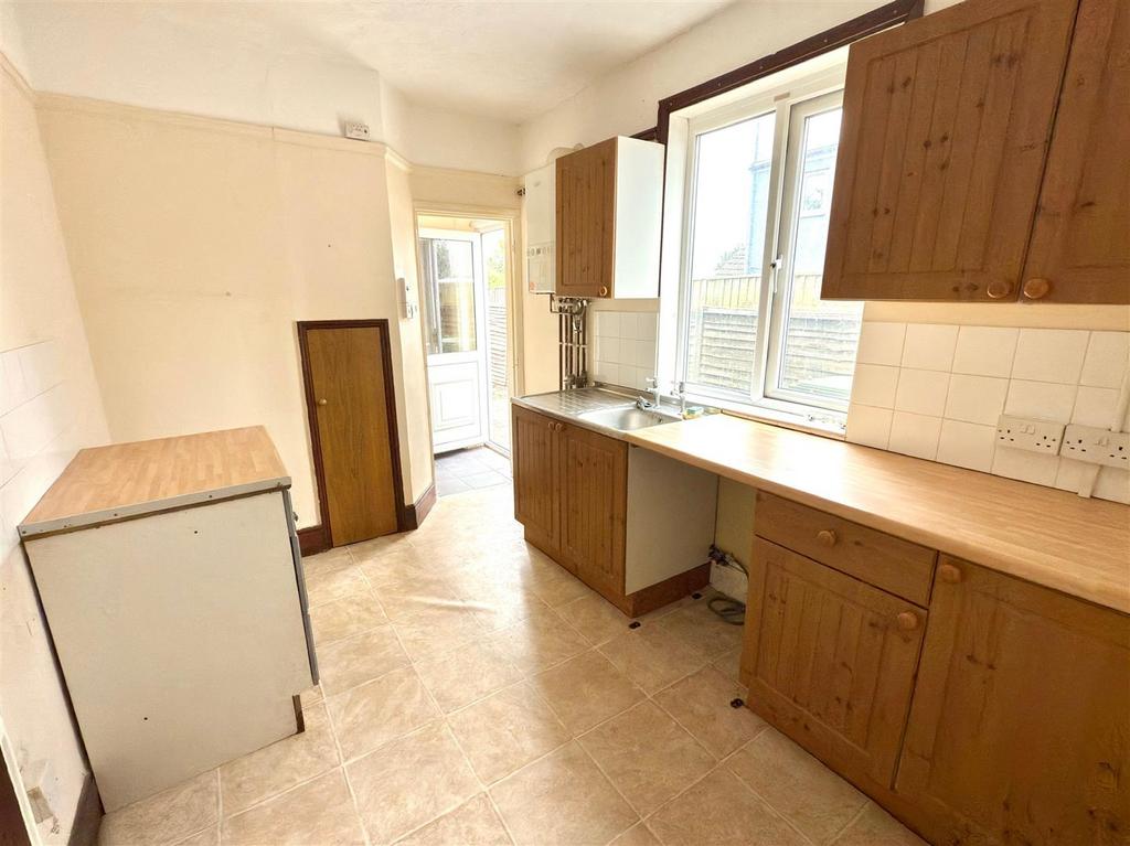 KITCHEN GROUND FLOOR FLAT 1.jpg