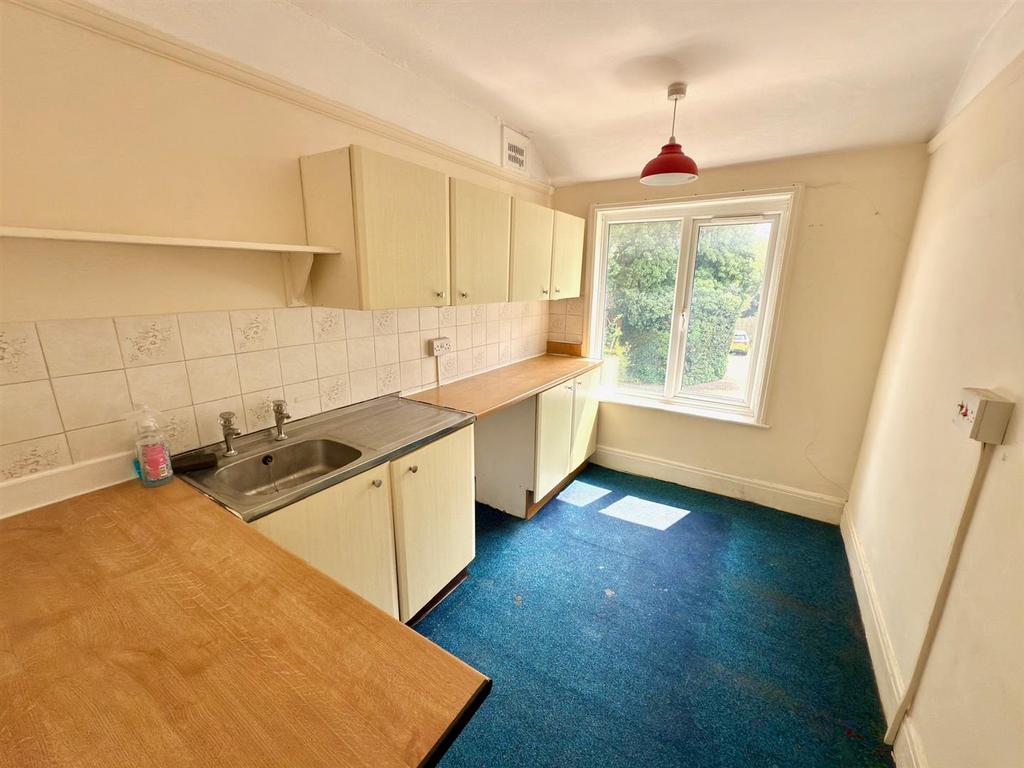 FLAT 2 KITCHEN.jpg