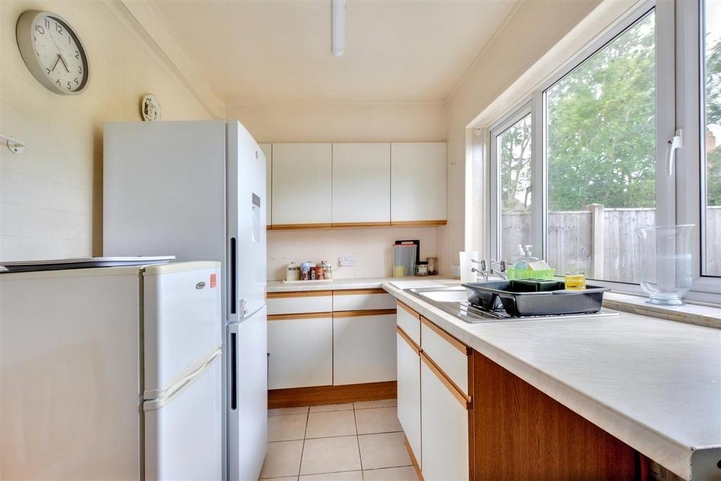 Kitchen 1.jpeg