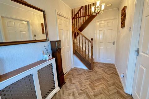 5 bedroom detached house for sale, Blakeney Drive, Luton, Bedfordshire, LU2 7AL