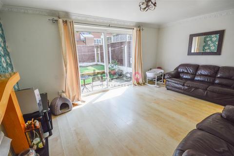 11 Madehurst Rise, Sheffield, S2 3BJ