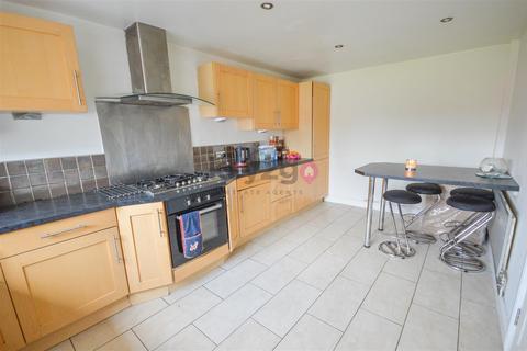 11 Madehurst Rise, Sheffield, S2 3BJ