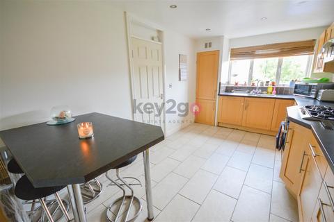 11 Madehurst Rise, Sheffield, S2 3BJ