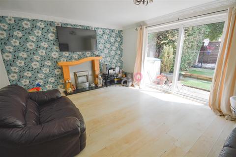 11 Madehurst Rise, Sheffield, S2 3BJ