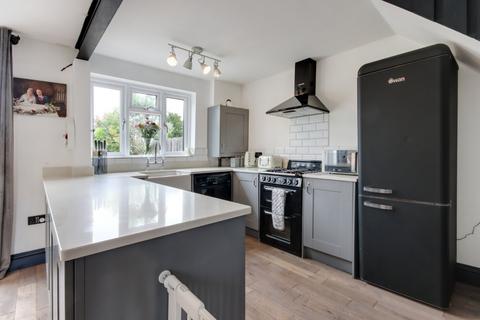 1 Meadfield Road, Meopham, Gravesend, DA13 0PR