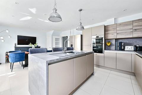 3 Townsend Close, Ash, Aldershot, GU12 6FJ