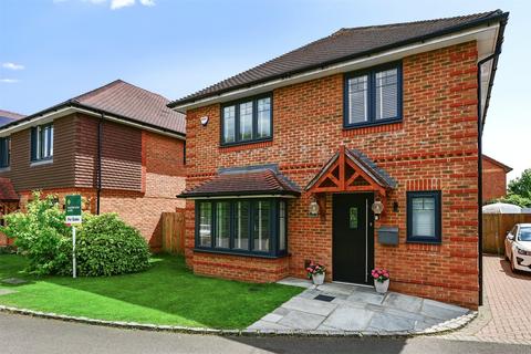 3 Townsend Close, Ash, Aldershot, GU12 6FJ
