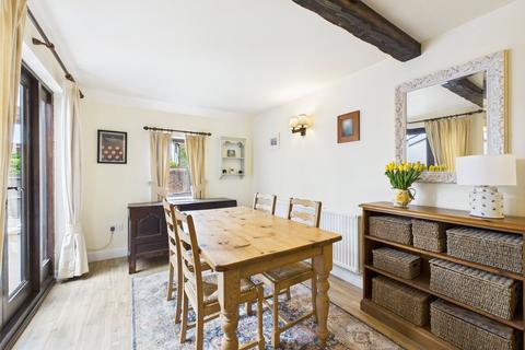 4 Stonecroft Close, Bishops Cleeve, Cheltenham, GL52 8SW