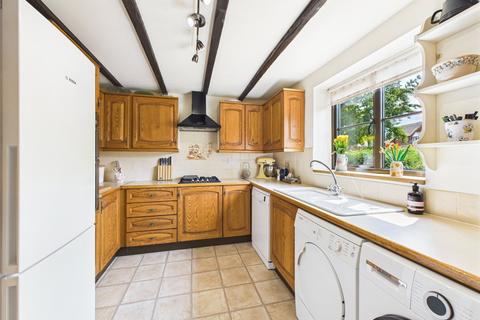 4 Stonecroft Close, Bishops Cleeve, Cheltenham, GL52 8SW