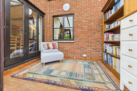 4 Stonecroft Close, Bishops Cleeve, Cheltenham, GL52 8SW