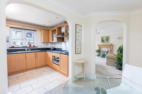 2 bedroom apartment for sale, Lewes Road, East Grinstead RH19