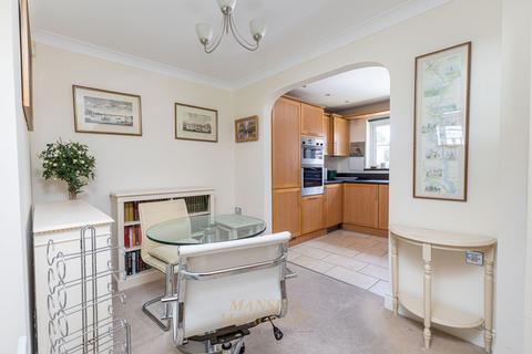 2 bedroom apartment for sale, Lewes Road, East Grinstead RH19