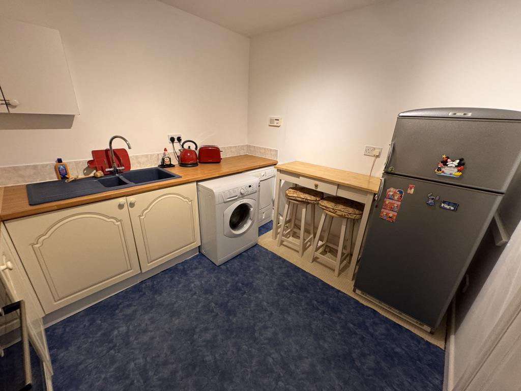 2 EECA098-F1 B2-49 CC-A775-EFAB0 EACB996 1 105 c.jpeg