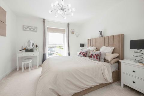 50 Carrowmore Close, West Thurrock, Grays, RM20 3BW