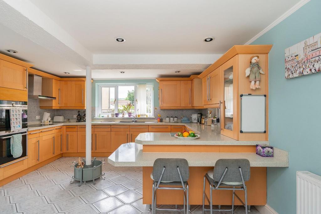 8 H3 RBD - Kitchen Diner E.jpg