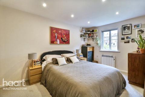 99 Chamberlain Place, London, E17 6AZ