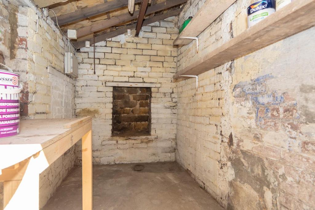 Store/outhouse