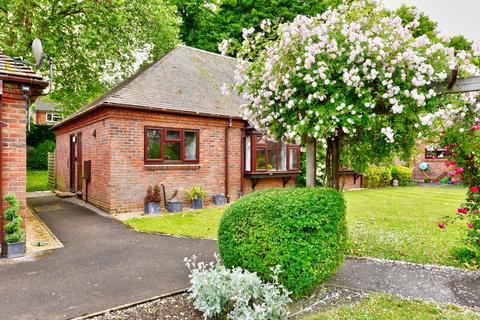 1 bedroom semi-detached bungalow for sale, Bowling Court, Henley On Thames