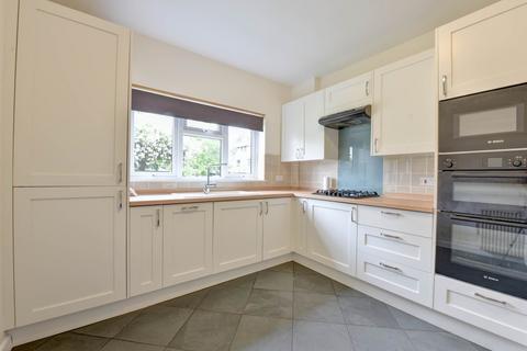 1 bedroom semi-detached bungalow for sale, Bowling Court, Henley On Thames