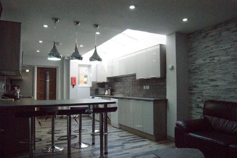 6 bedroom terraced house to rent, Exeter Road, Birmingham B29