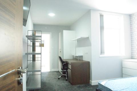 6 bedroom terraced house to rent, Exeter Road, Birmingham B29