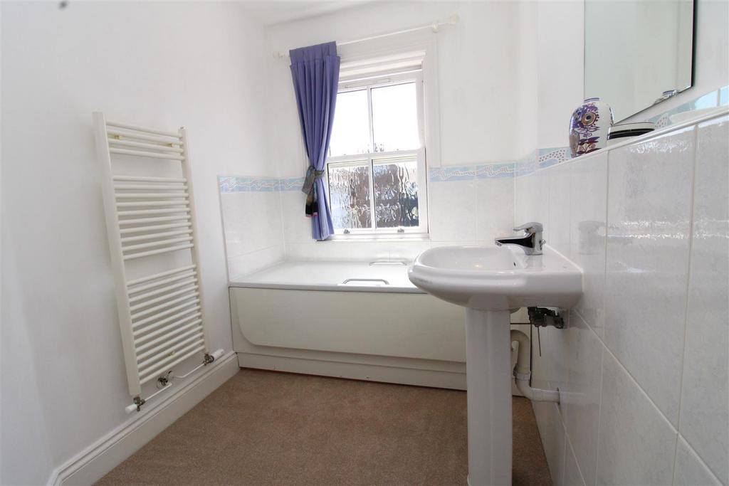 Family bathroom.JPG
