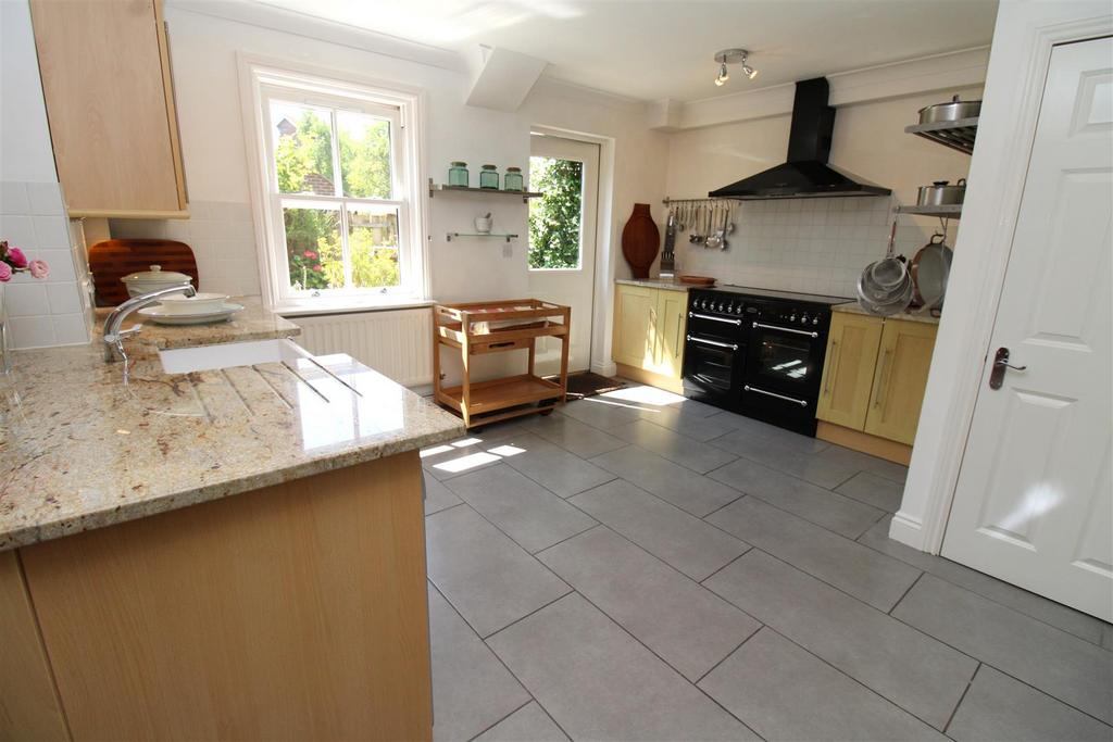 Kitchen.JPG