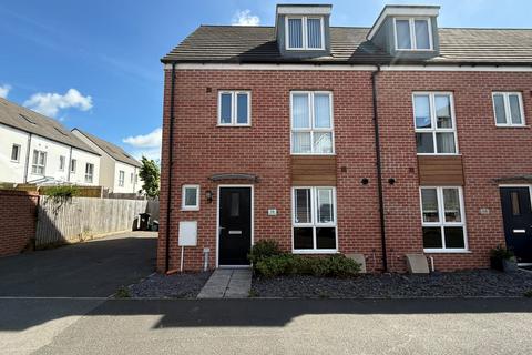 4 bedroom end of terrace house for sale