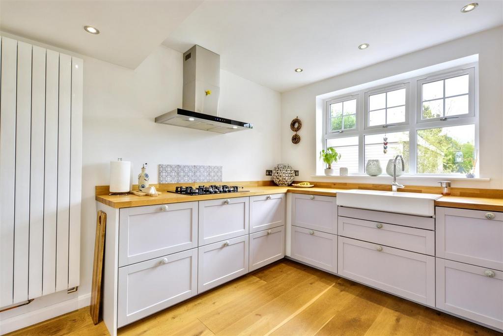 Kitchen 1.jpeg