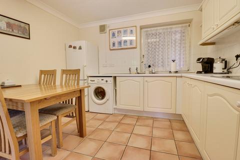 2 bedroom bungalow for sale, High Wych Road, Sawbridgeworth, CM21