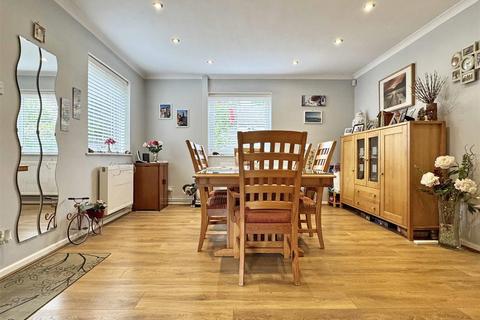 undefined, Derwent Way, White Court, Great Notley
