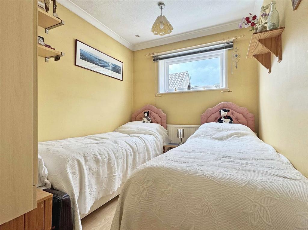Bedroom 4.jpg