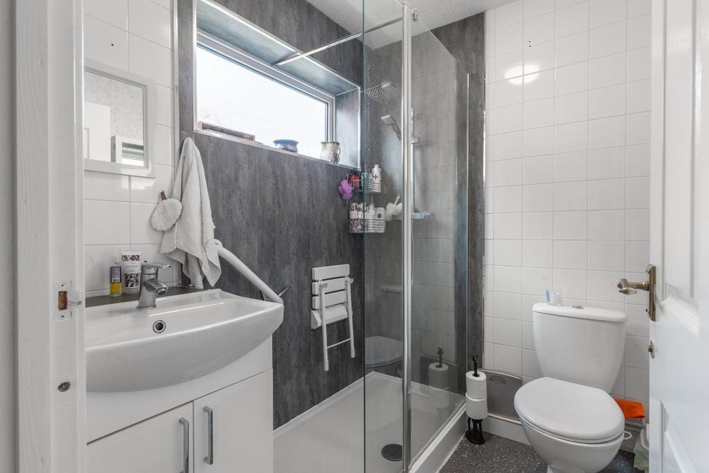 Shower room-1.jpg
