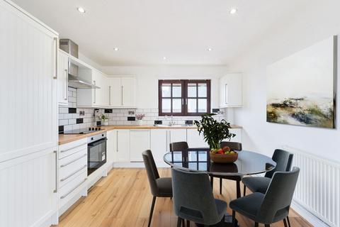 1 bedroom flat for sale, Elsdale Street, London E9