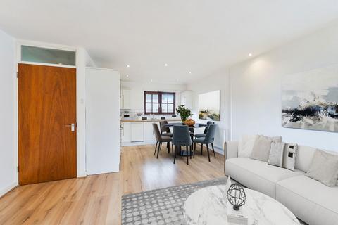 1 bedroom flat for sale, Elsdale Street, London E9