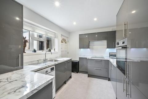 2 bedroom maisonette for sale, Beaconsfield Road, Epsom, KT18