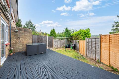 2 bedroom maisonette for sale, Beaconsfield Road, Epsom, KT18