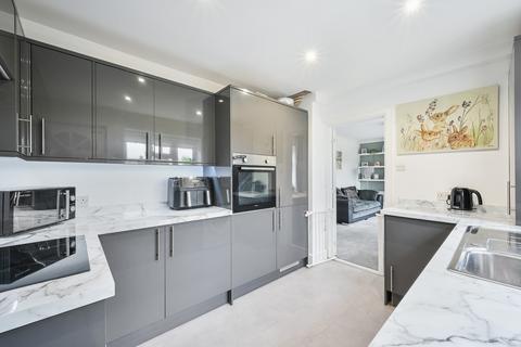 2 bedroom maisonette for sale, Beaconsfield Road, Epsom, KT18