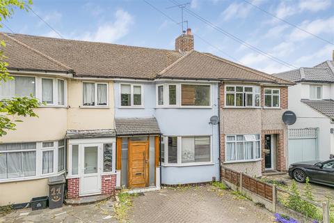 3 bedroom terraced house for sale, Thurlow Gardens, Hainault
