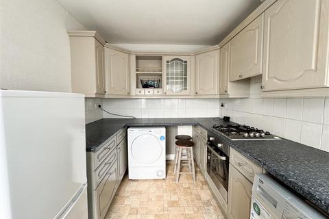 2 bedroom end of terrace house to rent, West Road, Buxton
