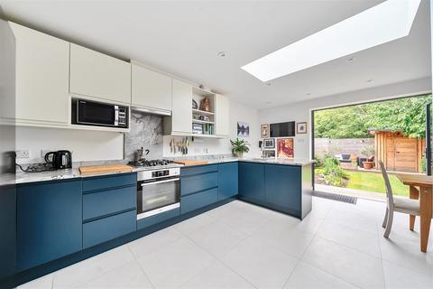 242 Glastonbury Road, Morden, SM4 6PG