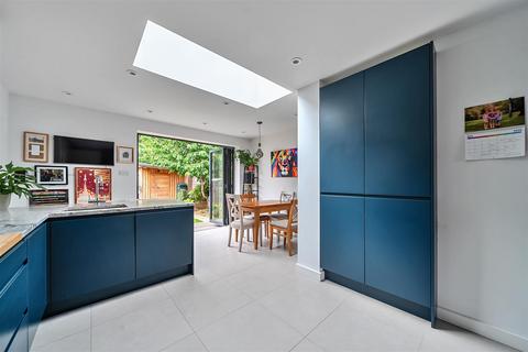 242 Glastonbury Road, Morden, SM4 6PG