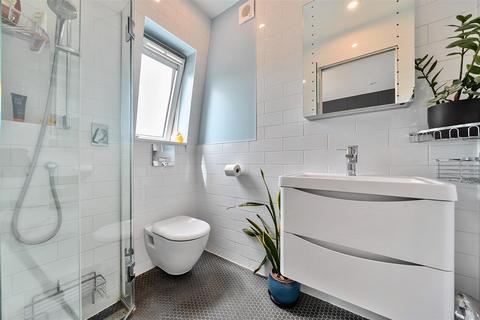 242 Glastonbury Road, Morden, SM4 6PG