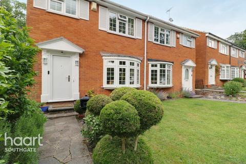 4 bedroom semi-detached house for sale, Regina Close, Barnet