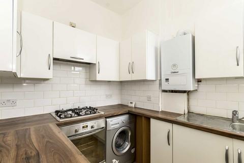 1 bedroom flat for sale, Lynton Road, London W3