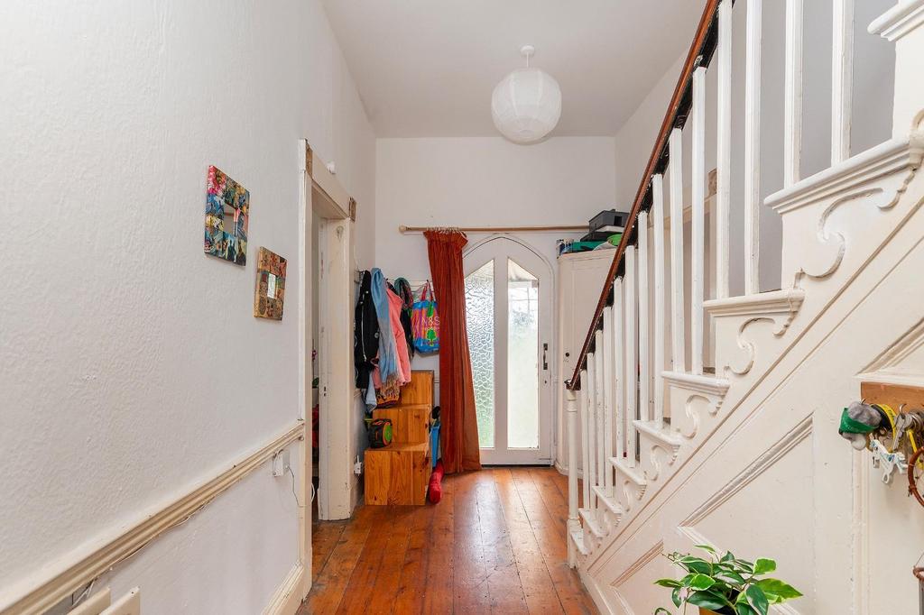 2 F6 RMR - Hallway B.jpg